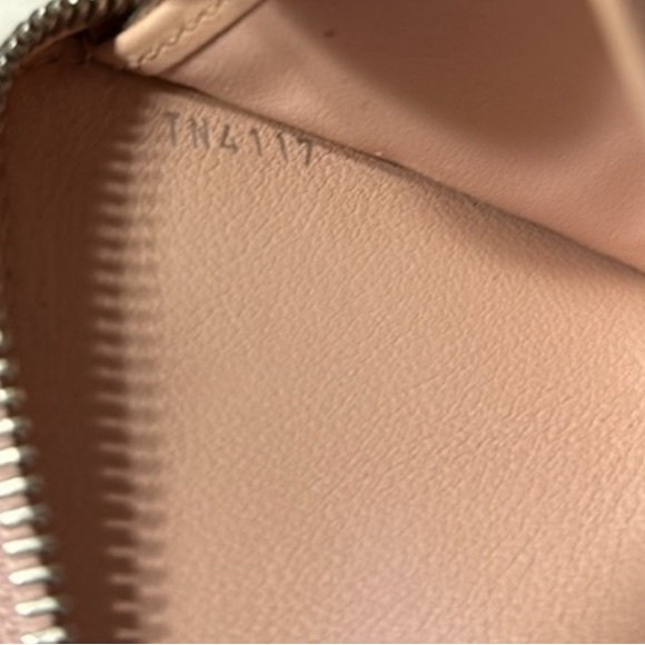 Louis Vuitton Pink Mahina Leather zip around wallet Full Set - Picture 9 of 11
